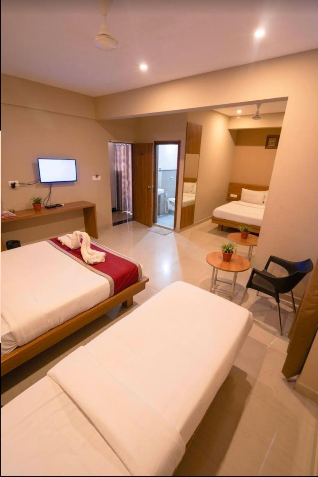 Samasth Rooms And Suits Mysuru Zewnętrze zdjęcie
