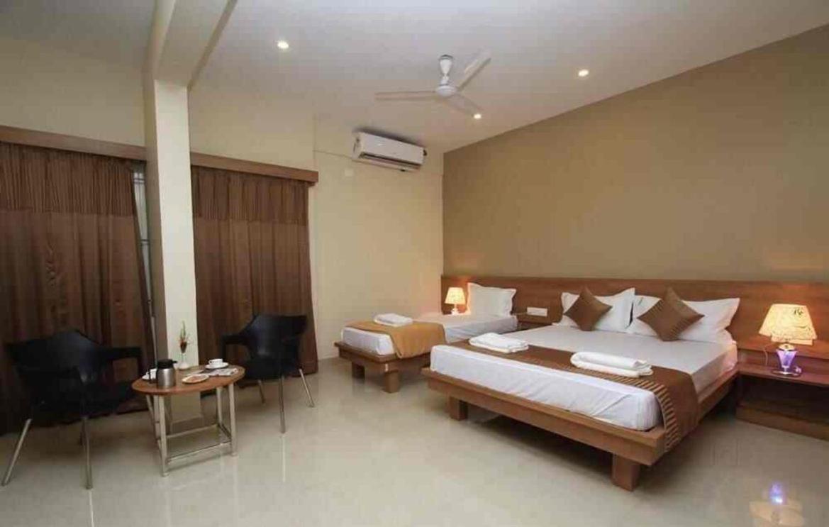 Samasth Rooms And Suits Mysuru Zewnętrze zdjęcie