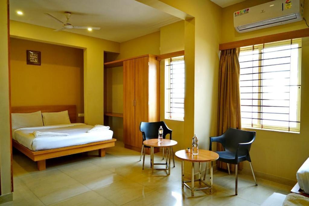 Samasth Rooms And Suits Mysuru Zewnętrze zdjęcie