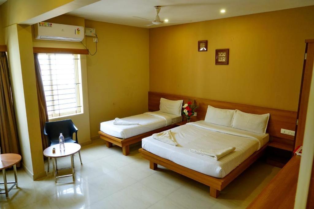 Samasth Rooms And Suits Mysuru Zewnętrze zdjęcie